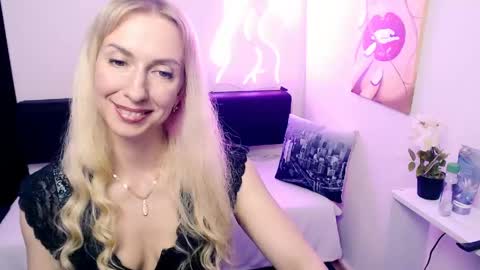 Snapshot of cute_smile_shy chatting on May 19, 2026, 8:48 pm cute_smile_shy online show from May 19, 2026, 8:48 pm