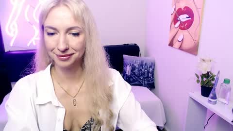 Snapshot of cute_smile_shy chatting on June 6, 2026, 10:25 pm cute_smile_shy online show from June 6, 2026, 10:25 pm