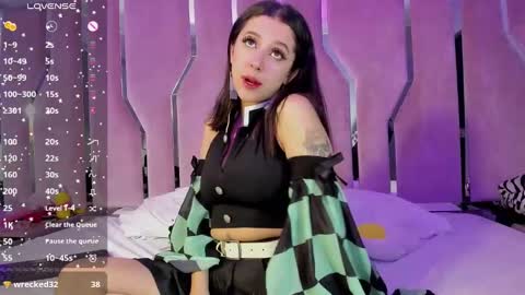 Snapshot of cute_stoone chatting on January 24, 2025, 8:43 pm SOLEI online show from January 24, 2025, 8:43 pm