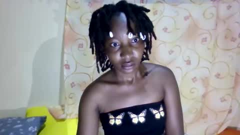 cute_xeniah online show from October 14, 2025, 2:56 am