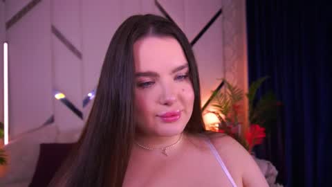 Amber online show from December 13, 2025, 11:43 pm