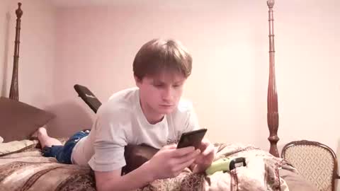 cuteboii29 online show from February 19, 2025, 2:55 am