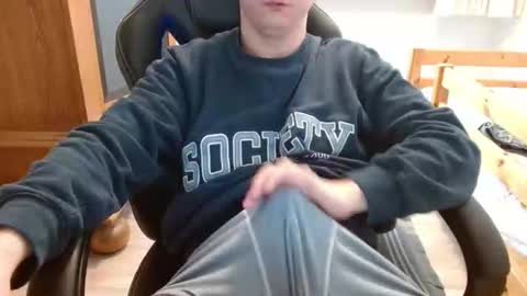 Cuteboy090 online show from April 22, 2026, 4:30 pm