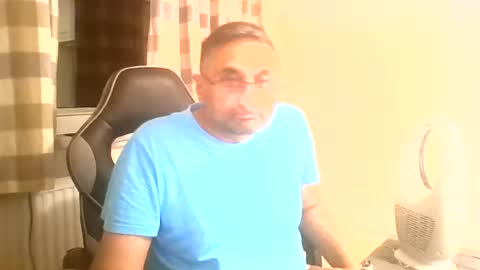 fuktoiboi online show from July 4, 2026, 11:11 pm