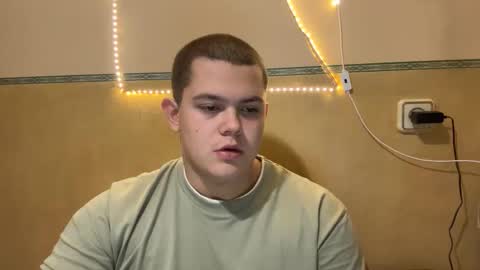 Snapshot of cutebutnaughty_ chatting on November 6, 2025, 8:43 pm Alex online show from November 6, 2025, 8:43 pm