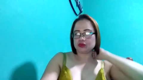 Snapshot of cutechey06 chatting on December 28, 2024, 7:43 pm Sky online show from December 28, 2024, 7:43 pm