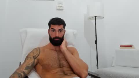 cuteeboy online show from October 15, 2025, 11:54 am