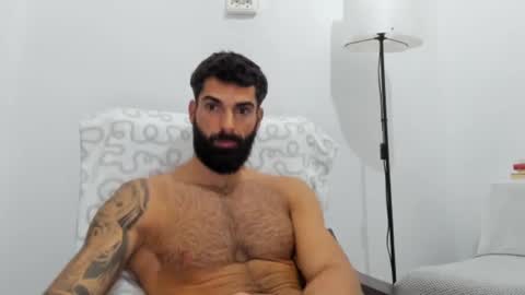 cuteeboy online show from November 9, 2025, 3:54 pm