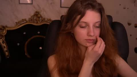 Foxy online show from June 3, 2026, 1:14 pm