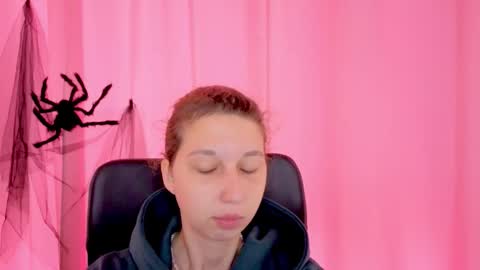 Elli online show from November 12, 2025, 10:48 am