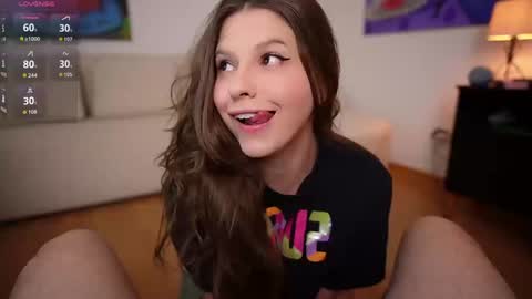 Mia online show from September 19, 2025, 9:15 pm