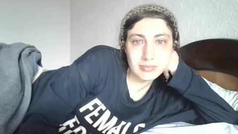 cutekattie online show from May 18, 2026, 3:57 am
