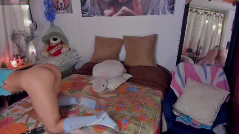 cuteweed420 online show from October 27, 2025, 3:43 am