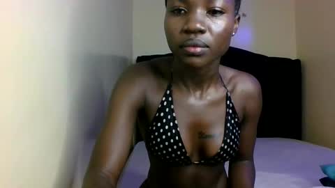 cutey_mara online show from May 29, 2026, 4:54 am