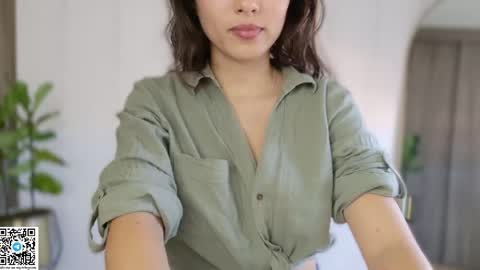 Snapshot of cutie18_angel chatting on May 6, 2026, 9:09 pm angela online show from May 6, 2026, 9:09 pm