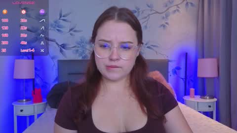 Nika  online show from September 14, 2025, 9:58 pm