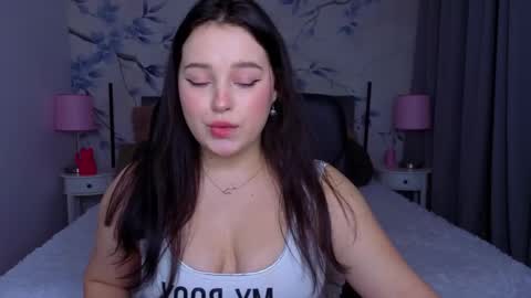 Nika  online show from November 28, 2025, 11:07 pm