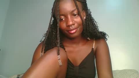 cutie_choco online show from November 16, 2025, 4:23 pm