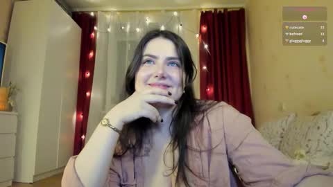 Snapshot of cutie_pearl chatting on October 31, 2025, 3:13 pm Pearl online show from October 31, 2025, 3:13 pm