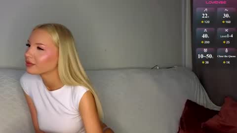 Snapshot of cutiefull_lion chatting on June 11, 2026, 5:27 am cutiefull_lion online show from June 11, 2026, 5:27 am