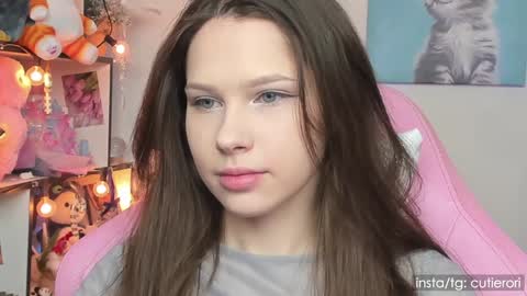 Rori  Instagram cutierori  online show from January 29, 2025, 5:19 am