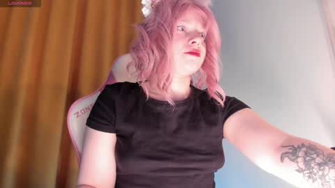 Snapshot of cutiesue chatting on February 3, 2026, 2:10 am CutieSue online show from February 3, 2026, 2:10 am