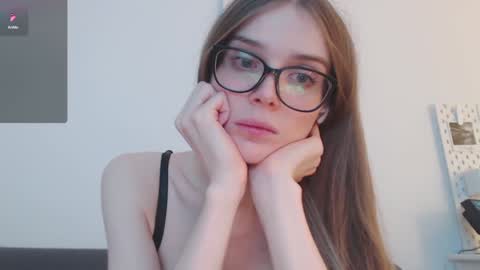 Eva online show from December 1, 2024, 4:29 pm