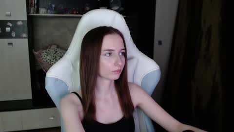 Snapshot of cutti_crystal chatting on October 29, 2025, 7:04 pm Cutti Crystal online show from October 29, 2025, 7:04 pm