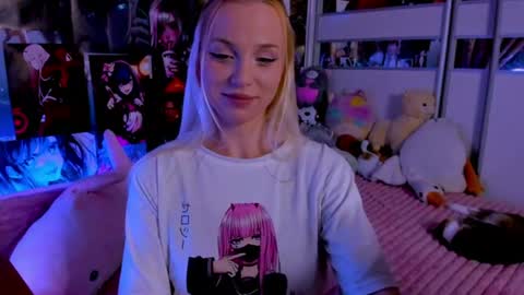 Snapshot of cuttie_ponyy chatting on August 4, 2026, 8:33 pm Nora online show from August 4, 2026, 8:33 pm