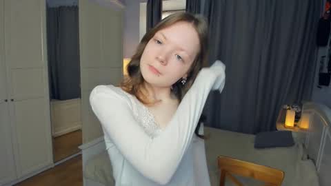 Snapshot of cuty_petite chatting on March 16, 2026, 5:13 am Anne online show from March 16, 2026, 5:13 am