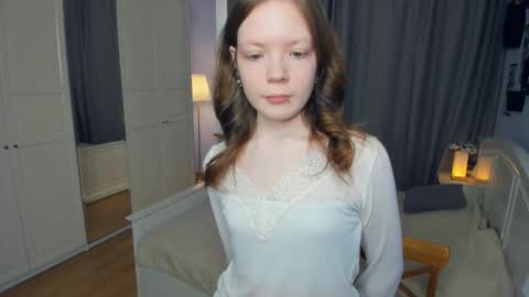Snapshot of cuty_petite chatting on March 16, 2026, 5:44 am Anne online show from March 16, 2026, 5:44 am