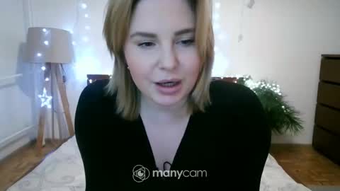 cyber_candy online show from January 7, 2025, 4:16 pm