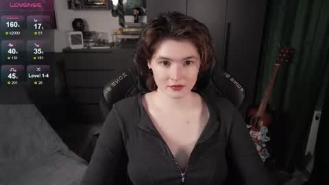 Helen Blossom online show from July 3, 2026, 1:50 pm