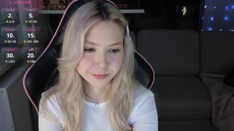 Snapshot of cybersmiling chatting on January 19, 2025, 5:28 pm Jane online show from January 19, 2025, 5:28 pm