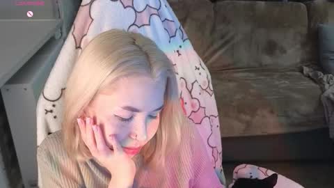 Snapshot of cybersmiling chatting on November 30, 2025, 10:25 pm Jane online show from November 30, 2025, 10:25 pm