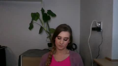 Snapshot of cyntianatural chatting on January 7, 2025, 8:24 am CyntiaNatural online show from January 7, 2025, 8:24 am