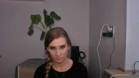 Snapshot of cyntianatural chatting on January 7, 2025, 11:37 am CyntiaNatural online show from January 7, 2025, 11:37 am