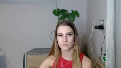Snapshot of cyntianatural chatting on February 3, 2025, 5:03 pm CyntiaNatural online show from February 3, 2025, 5:03 pm
