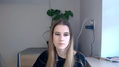Snapshot of cyntianatural chatting on February 5, 2025, 7:18 am CyntiaNatural online show from February 5, 2025, 7:18 am