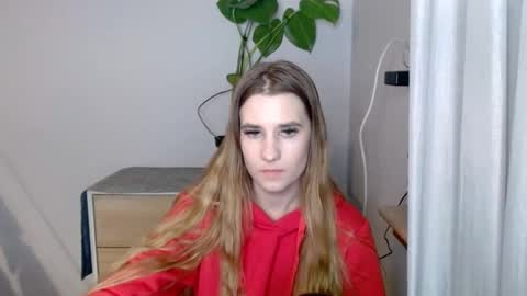 Snapshot of cyntianatural chatting on February 14, 2025, 6:51 pm CyntiaNatural online show from February 14, 2025, 6:51 pm