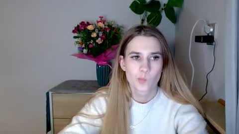 Snapshot of cyntianatural chatting on February 18, 2025, 6:47 pm CyntiaNatural online show from February 18, 2025, 6:47 pm