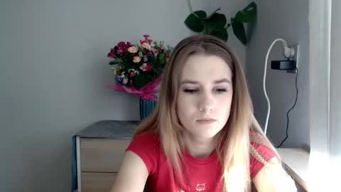 Snapshot of cyntianatural chatting on February 19, 2025, 8:33 am CyntiaNatural online show from February 19, 2025, 8:33 am