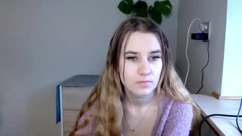Snapshot of cyntianatural chatting on February 28, 2025, 7:37 am CyntiaNatural online show from February 28, 2025, 7:37 am