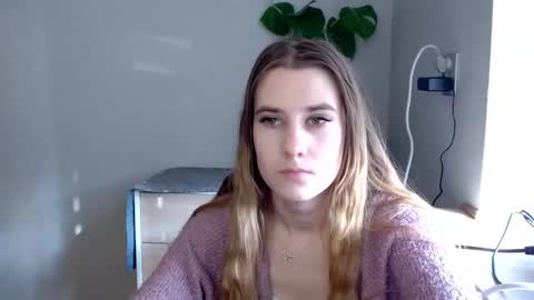 Snapshot of cyntianatural chatting on February 28, 2025, 10:41 am CyntiaNatural online show from February 28, 2025, 10:41 am