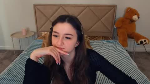 Snapshot of cyrenaluxe chatting on April 29, 2026, 1:26 pm Cyrena online show from April 29, 2026, 1:26 pm