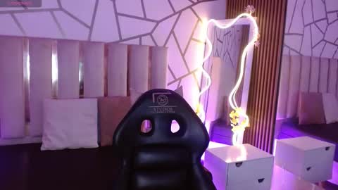 cyrus_tay online show from March 24, 2026, 12:21 pm