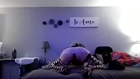 Snapshot of d1ckh3rd0wnr18 chatting on October 8, 2025, 11:19 am IMA PUT IT ON YA SHOULDER SO U CAN THINK ABOUT IT online show from October 8, 2025, 11:19 am