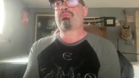 d4ddy858 online show from April 1, 2026, 8:17 pm