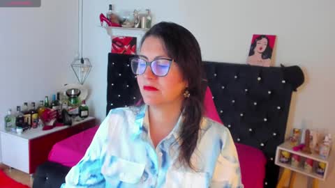 Mia  online show from March 2, 2025, 11:18 am