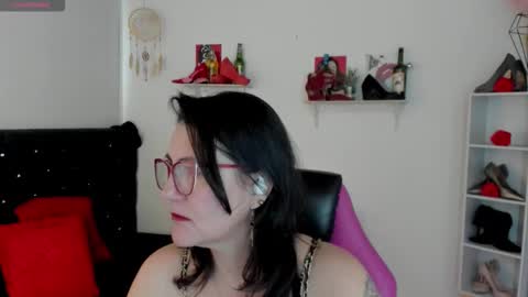 Mia  online show from September 20, 2025, 11:22 am